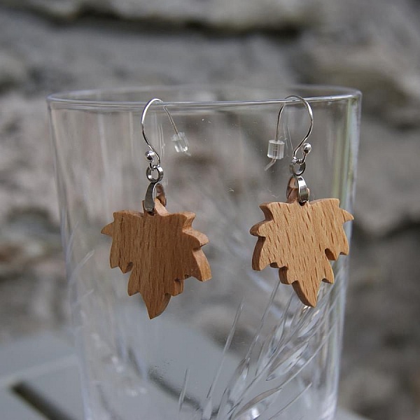 l&ouml;nnl&ouml;v &ouml;rh&auml;ngen av boktr&auml; etiska tr&auml; smycken, natur smycken, handgjorda