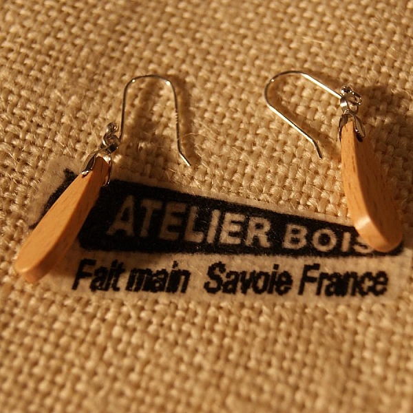 boktr&auml; &ouml;rh&auml;ngen etiska tr&auml; smycken, natur smycken, handgjorda