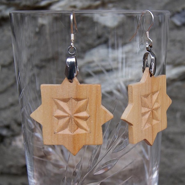 &ouml;rh&auml;ngen snidade smycken natur massivt tr&auml; k&ouml;rsb&auml;rstr&auml; handgjord