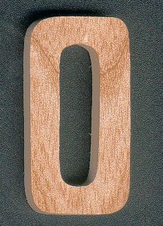 Nummer 0 i massivt trä 5 cm handskuren