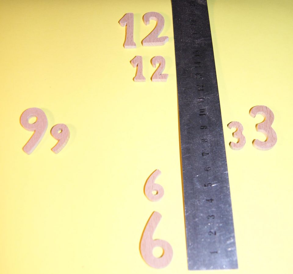 Träsiffror 1,2,3,6,9 3,2cm höga, 3mm tjocka, gjorda av bokträ för klockor