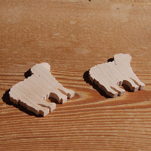 Miniatures de moutons en bois pour loisirs créatifs.