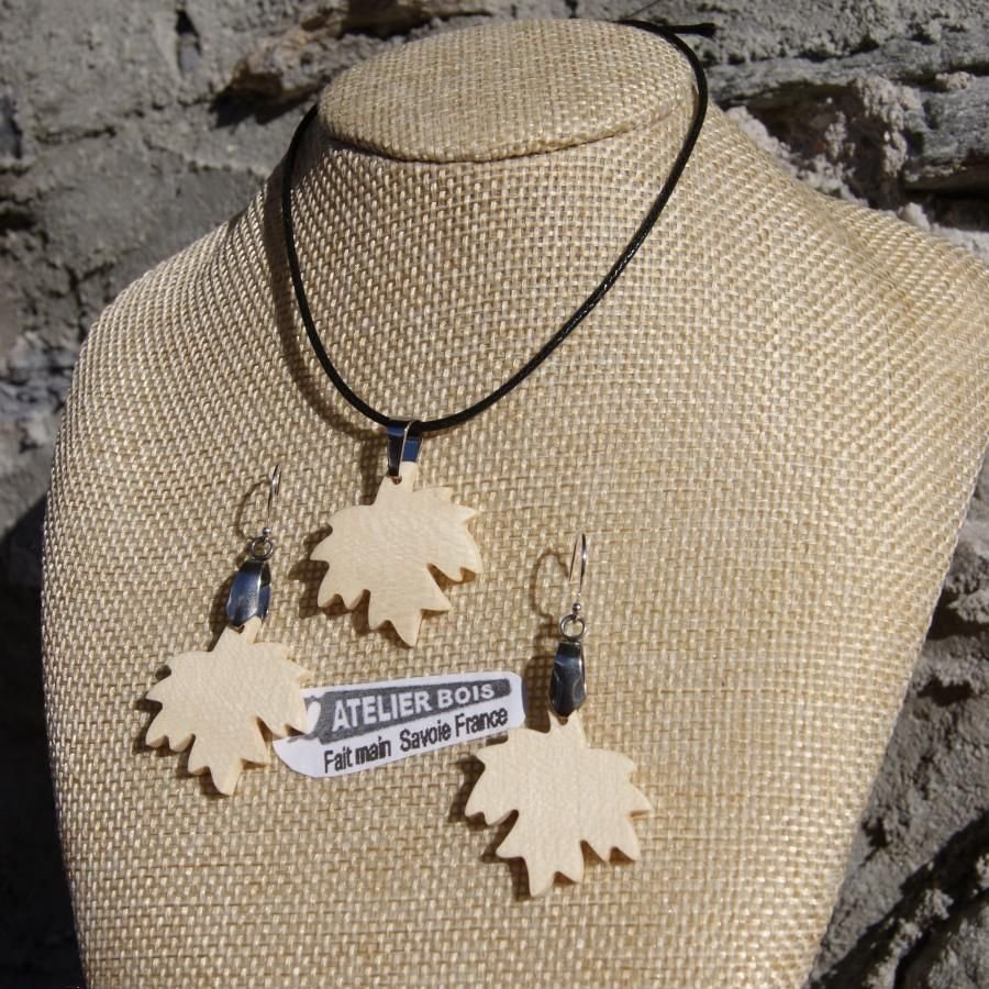 Maple leaf set, handgjorda örhängen och hängsmycken i lönnträ