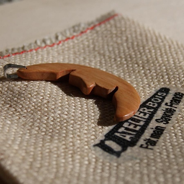 Moon set, &ouml;rh&auml;ngen och h&auml;ngsmycke av boktr&auml;, handgjord