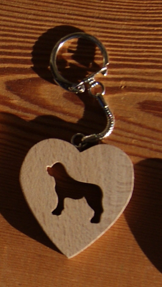 nyckelring hjärta och hund saint bernard eller golden retriever