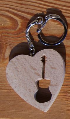 hjärta och gitarr nyckelring, handgjord massiv trä original gåva gitarrist, musiker musik