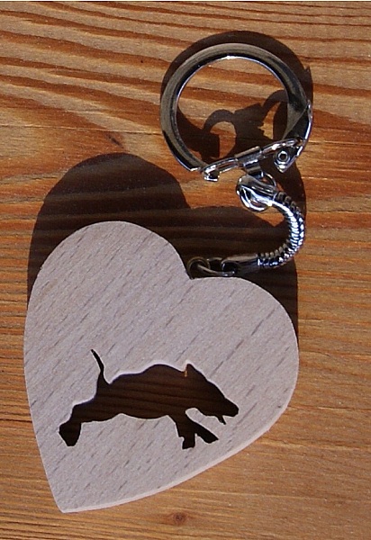 Hj&auml;rtat och vildsvinets nyckelring f&ouml;r j&auml;gare