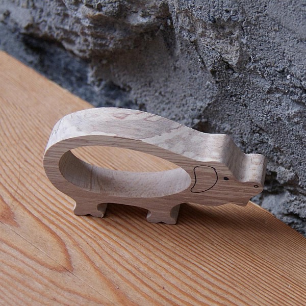 Servettring gris att m&aring;la, massivt tr&auml;, handgjord