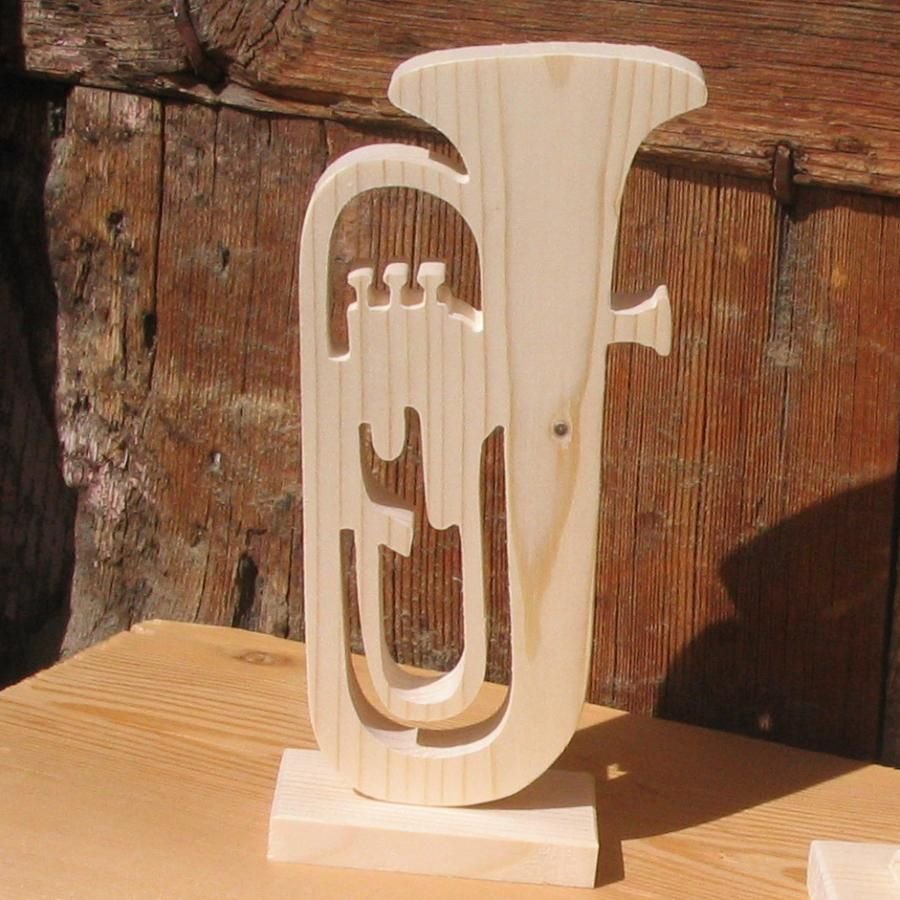 tuba monterad på en solid träbas bröllopsdekoration musik tema handgjord musiker gåva