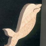 Miniatyrdelfinfigur 3,5 x 3,7 cm i trä, handgjord