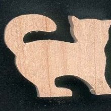 Kattfigur i trä