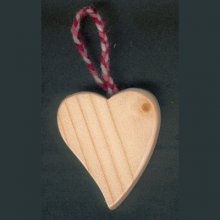 Litet snedställt trähjärta att hänga upp Saint Valentine