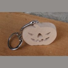Halloween pumpa nyckelring, handgjord av massivt trä